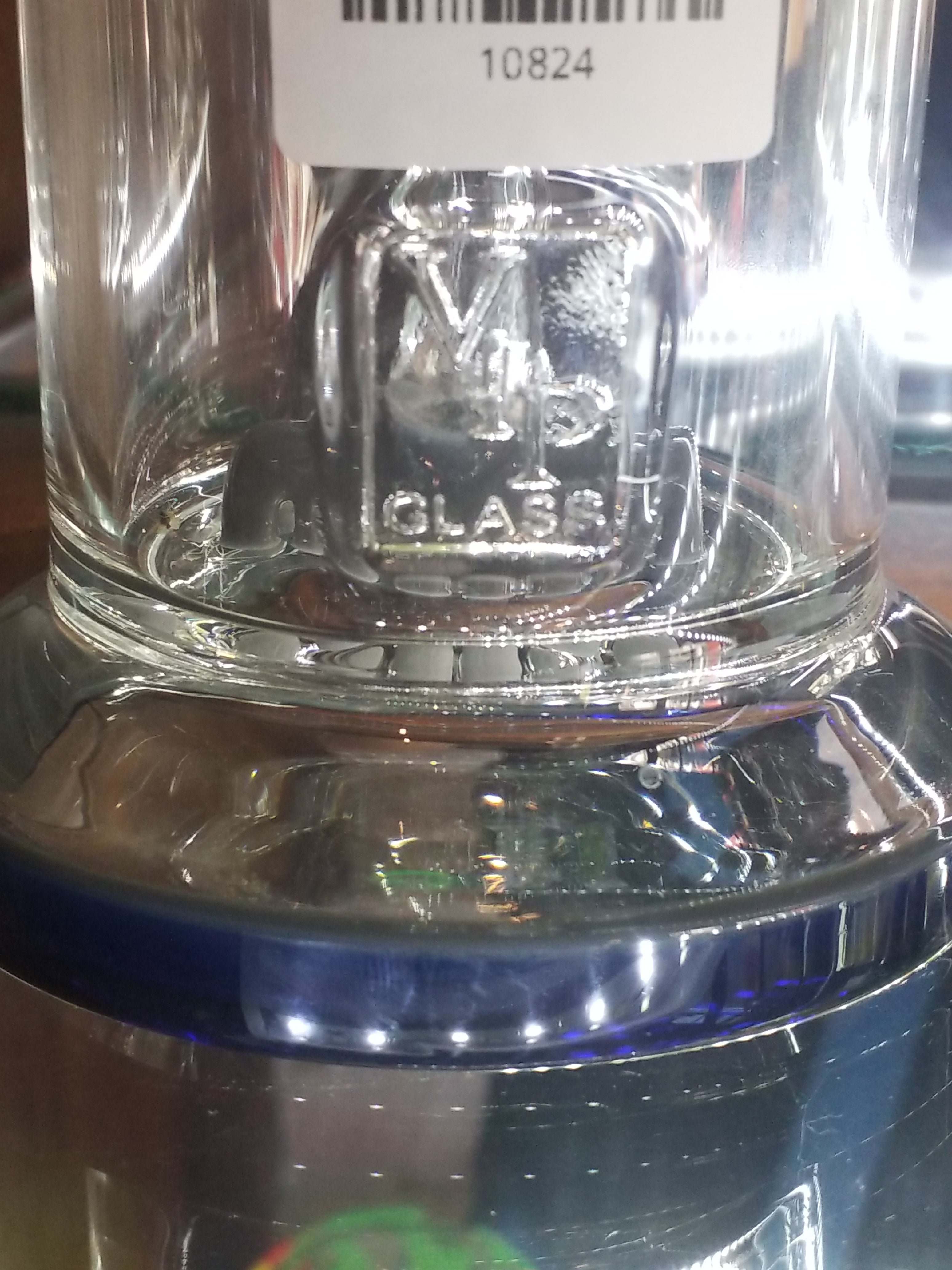 Waffer Perc Rig/Shower Head Abejas VIP Glass