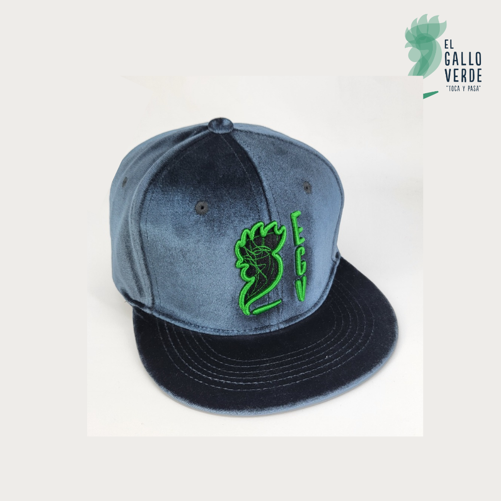 GORRA BORDADA DE TERCIOPELO EGV