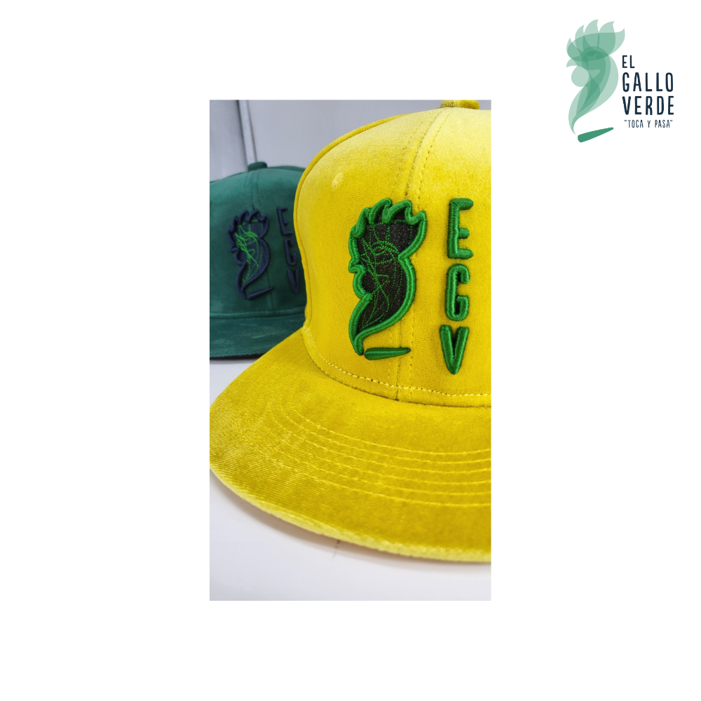 GORRA BORDADA DE TERCIOPELO EGV