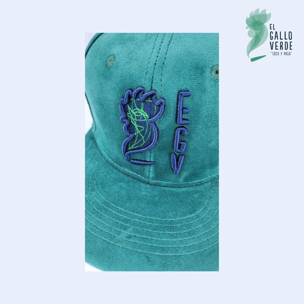 GORRA BORDADA DE TERCIOPELO EGV