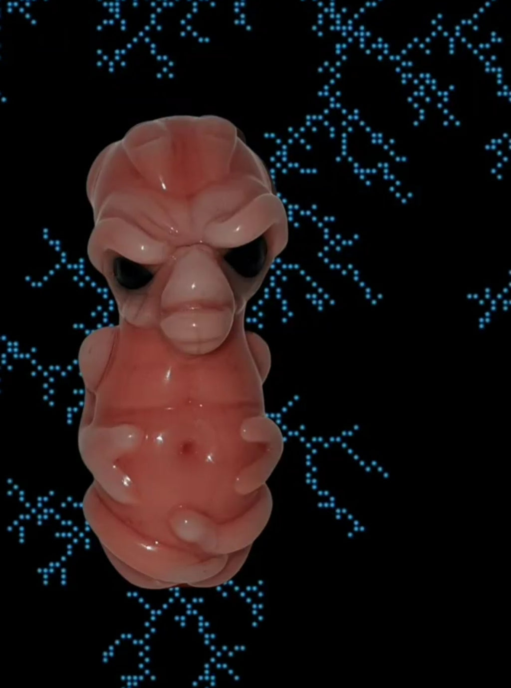 ALIEN HEAD PENDANT X PIECES OF ART CON CORREA